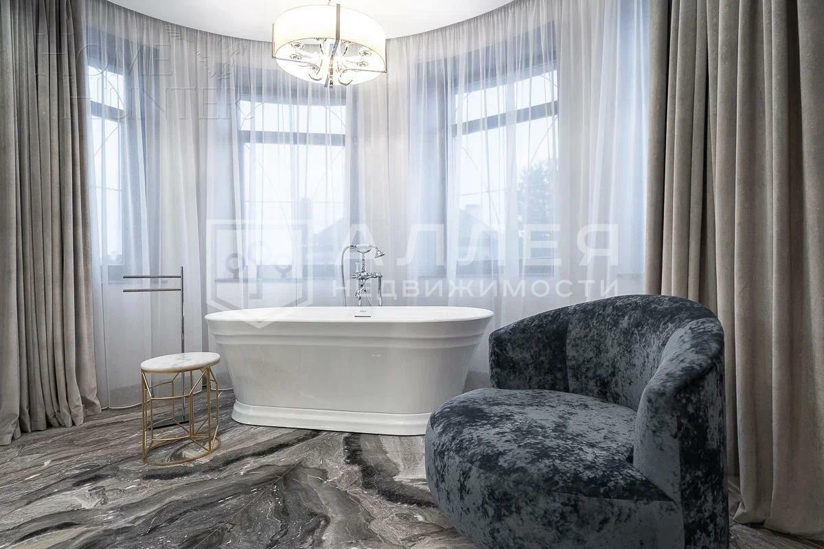 3-этажный коттедж 1 445 м² с отделкой