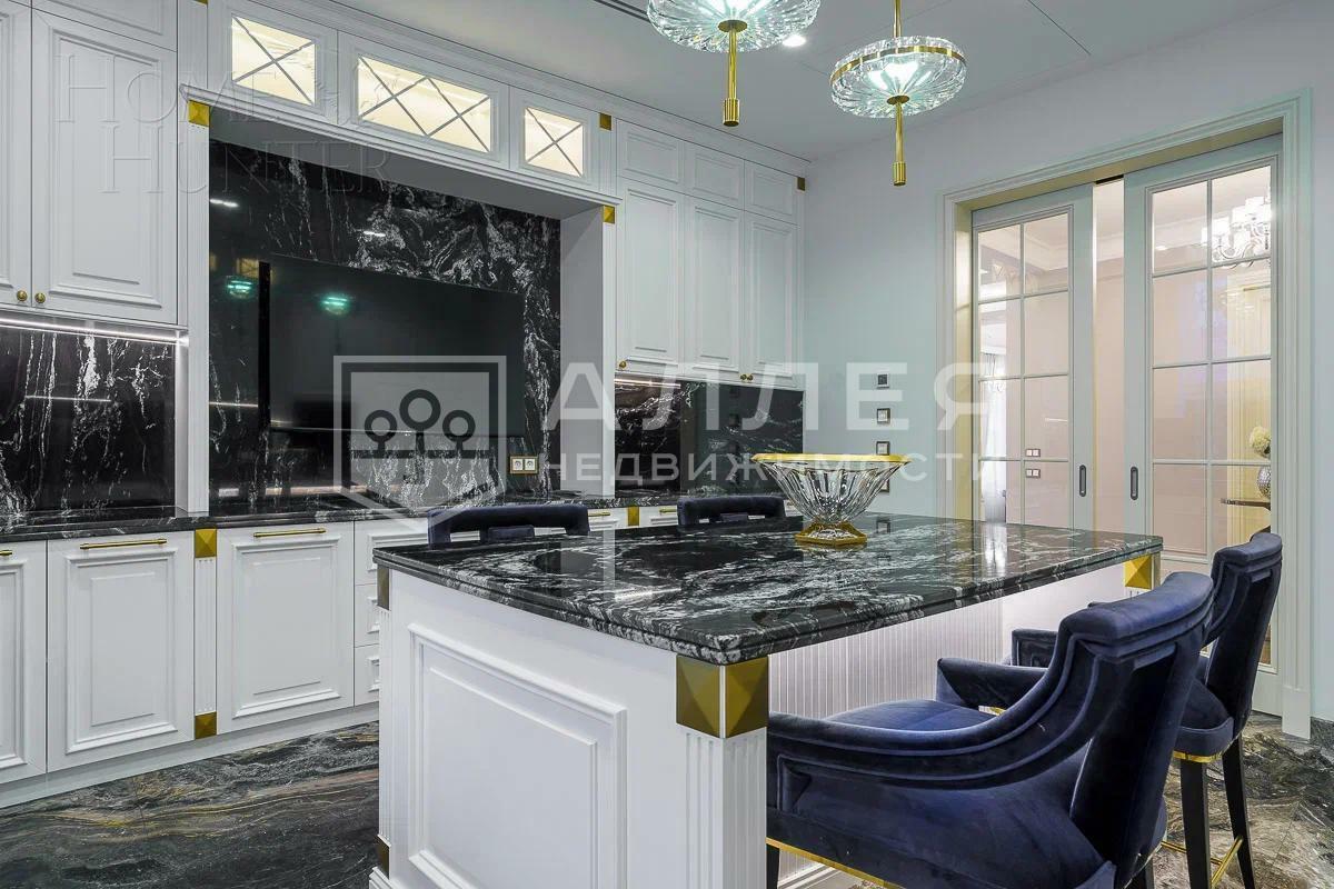 3-этажный коттедж 1 445 м² с отделкой