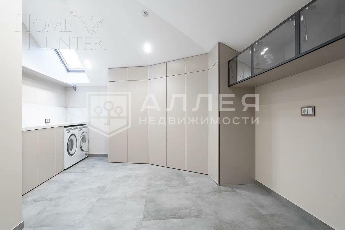 3-этажный коттедж 1 445 м² с отделкой