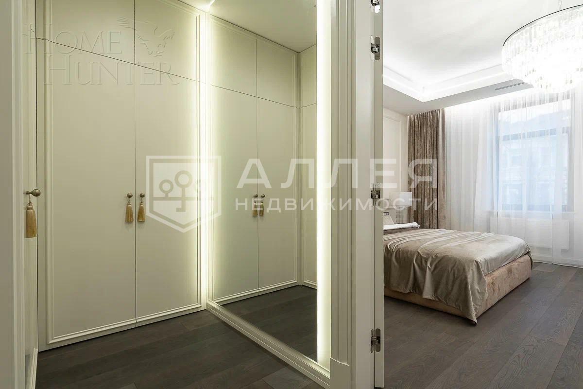 3-этажный коттедж 1 445 м² с отделкой