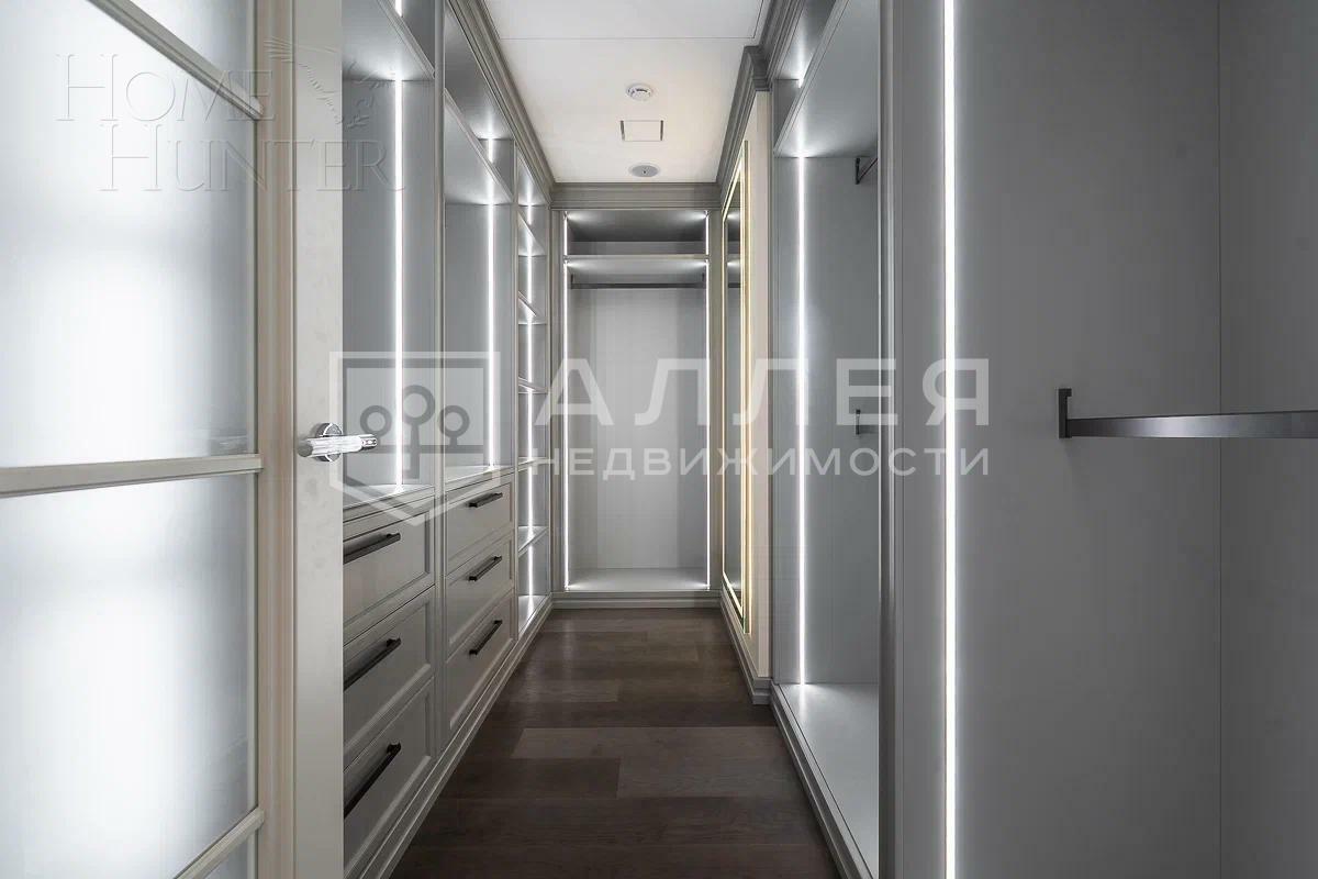 3-этажный коттедж 1 445 м² с отделкой