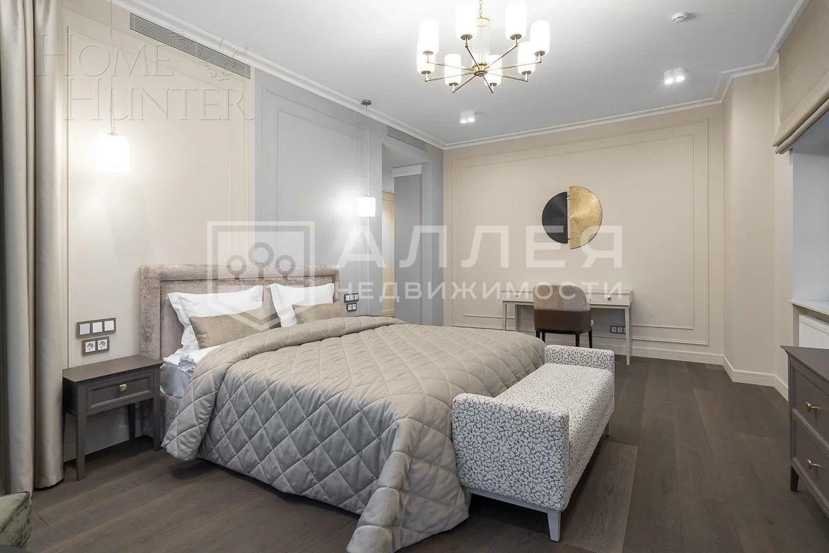 3-этажный коттедж 1 445 м² с отделкой