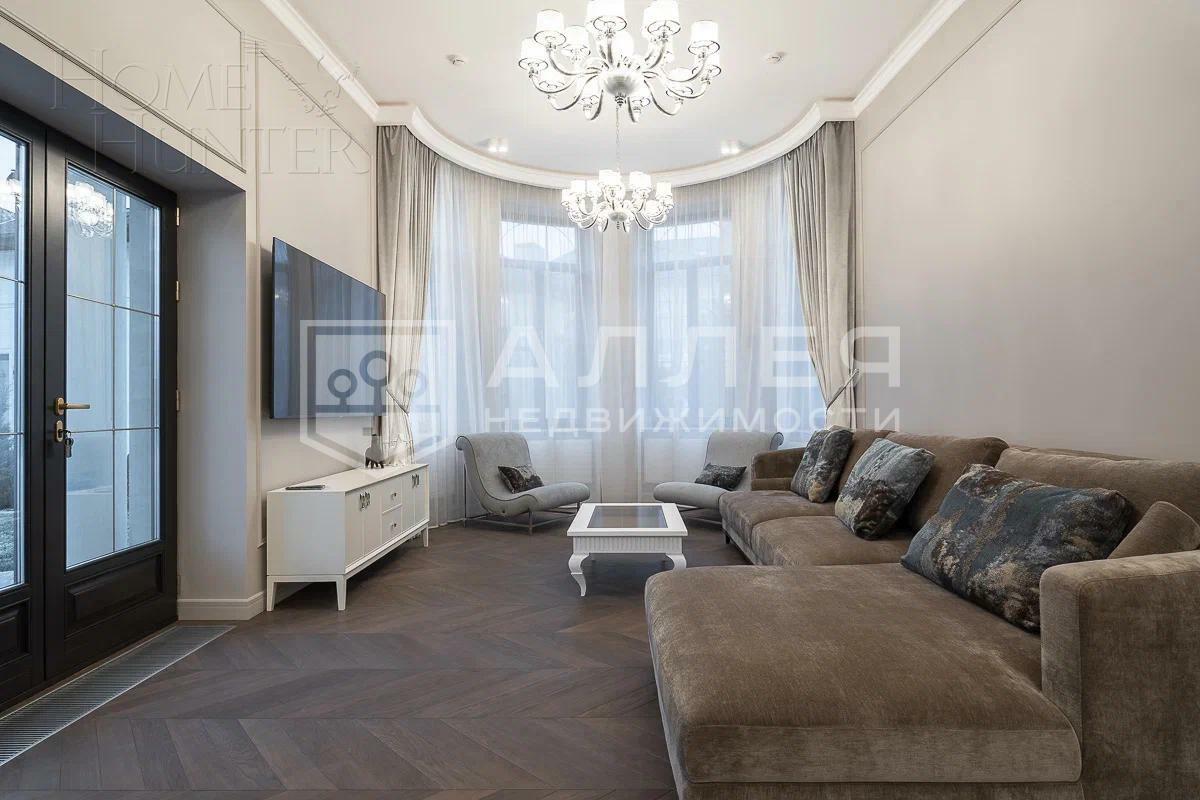3-этажный коттедж 1 445 м² с отделкой