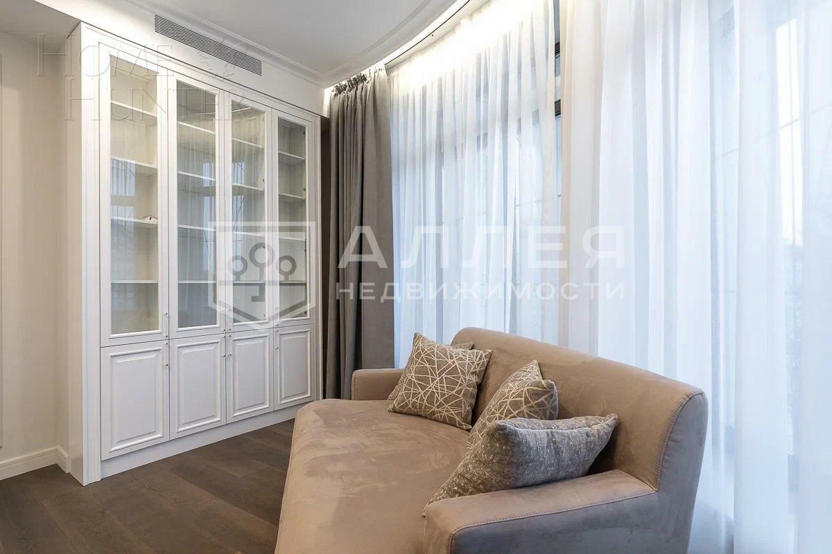 3-этажный коттедж 1 445 м² с отделкой
