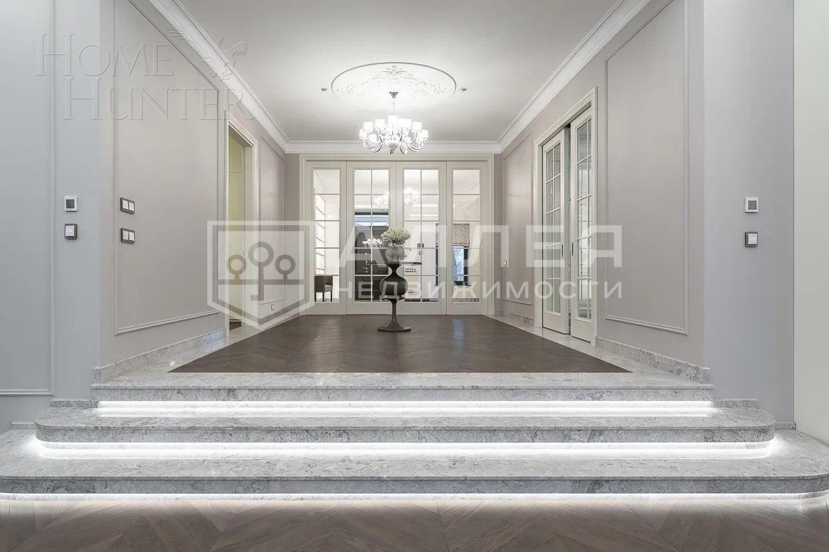 3-этажный коттедж 1 445 м² с отделкой