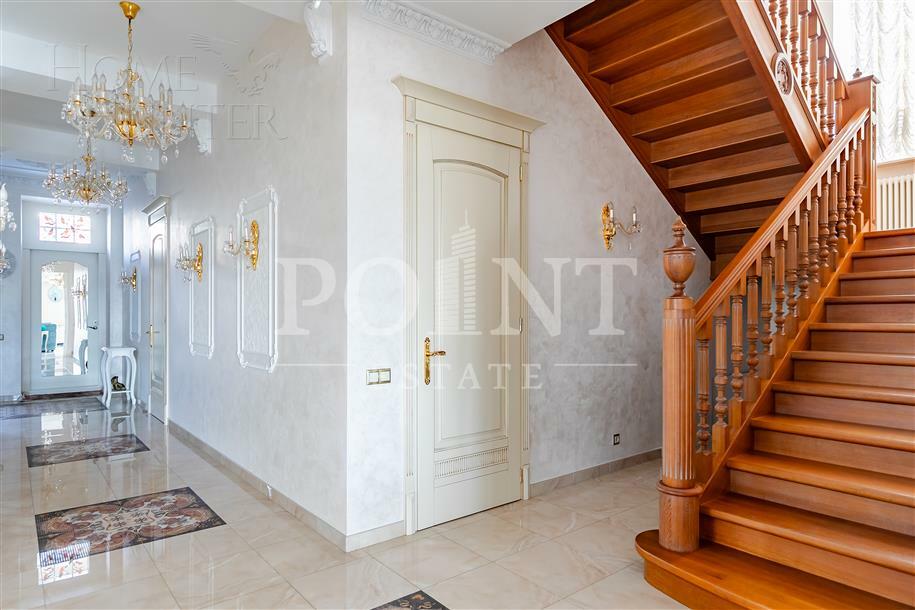 2-этажный коттедж 450 м² с отделкой