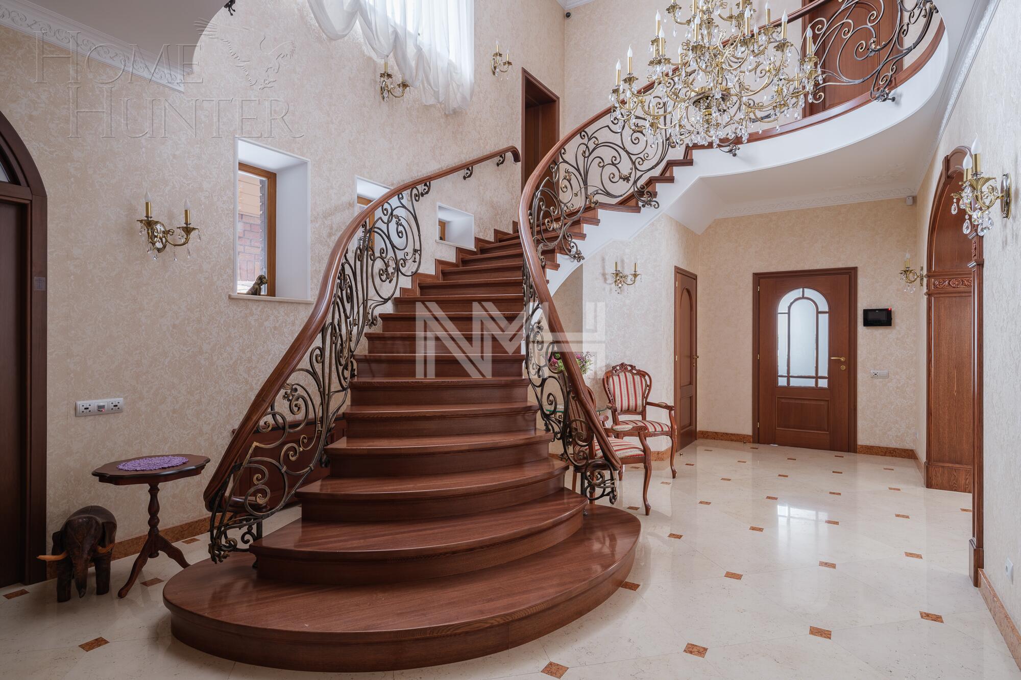 3-этажный коттедж 962 м² с отделкой