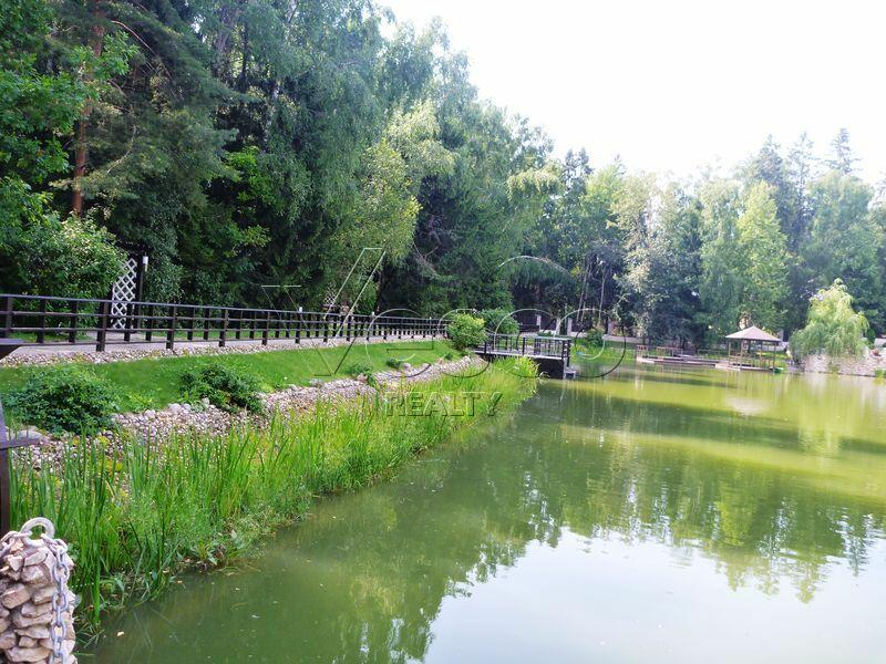 2-этажный коттедж 760 м² без отделки