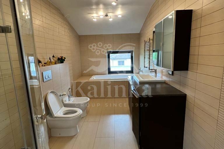 3-этажный коттедж 900 м² с отделкой