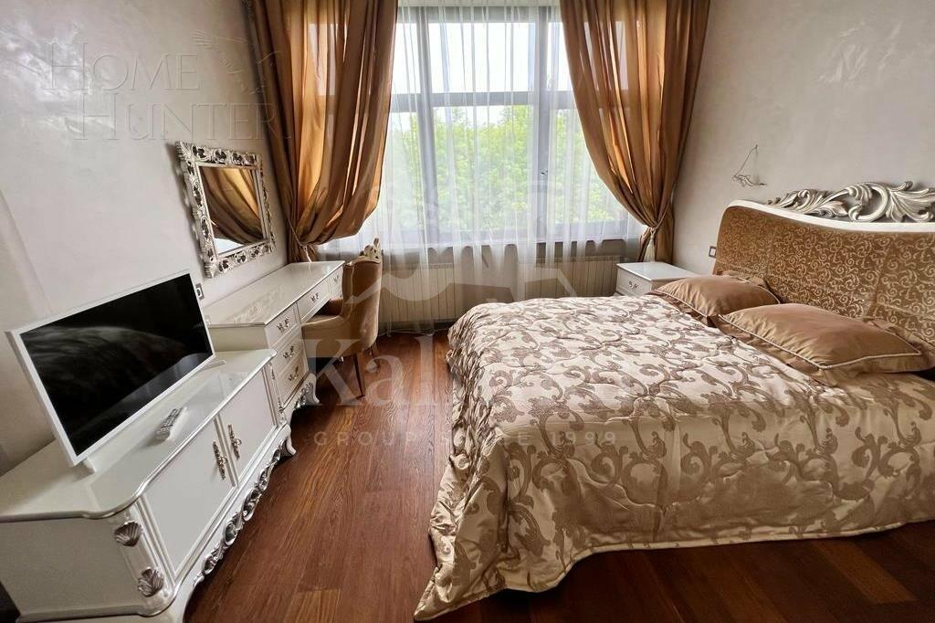 3-этажный коттедж 900 м² с отделкой