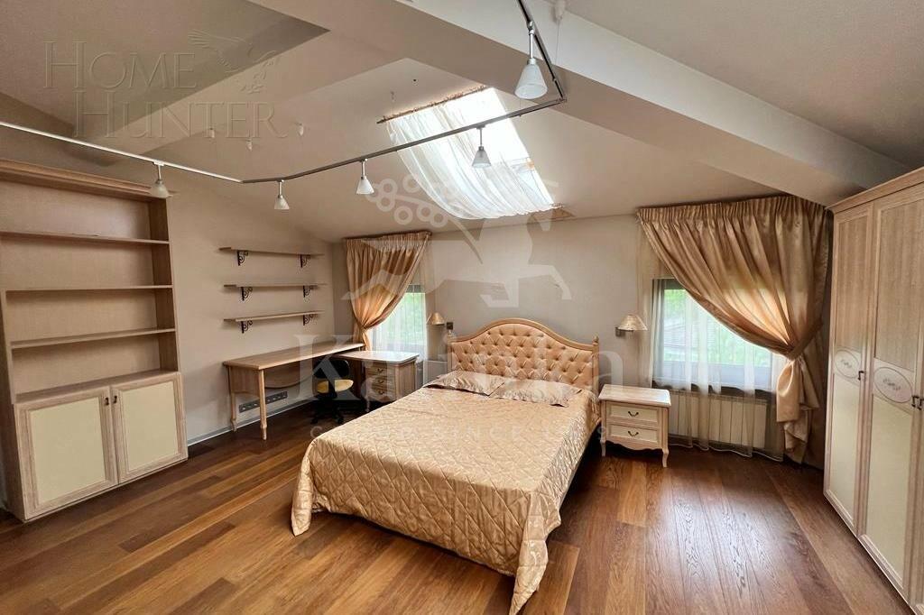 3-этажный коттедж 900 м² с отделкой