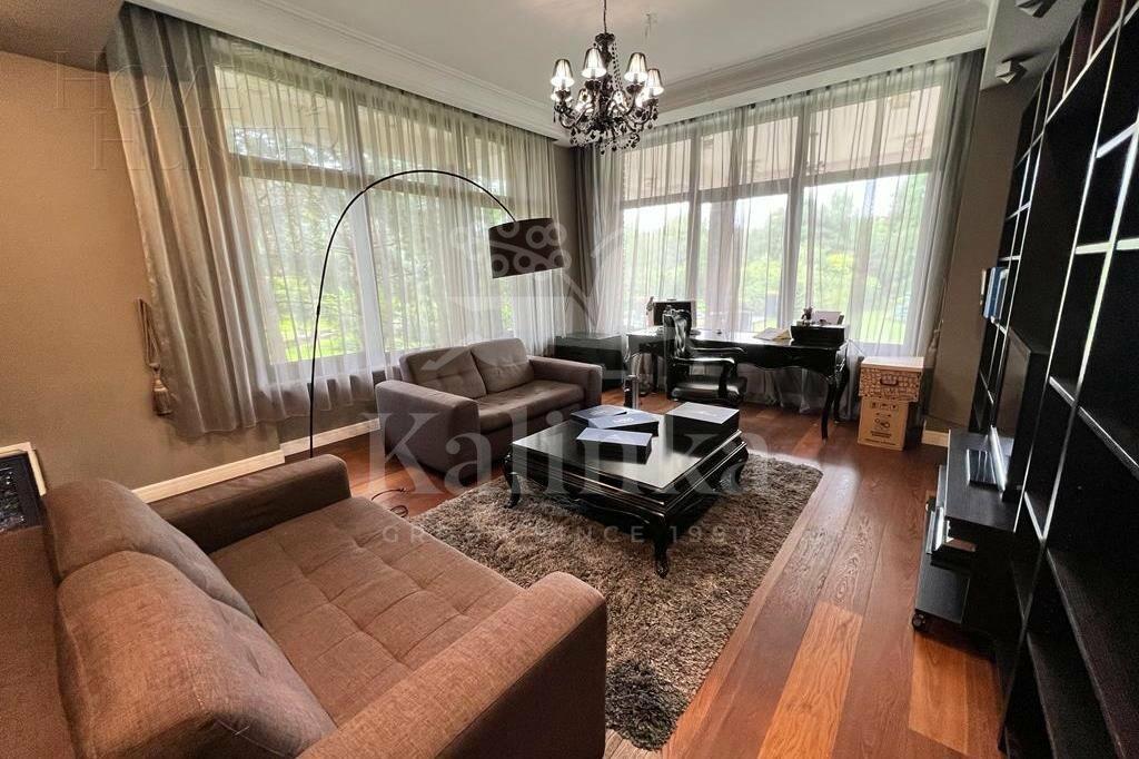 3-этажный коттедж 900 м² с отделкой