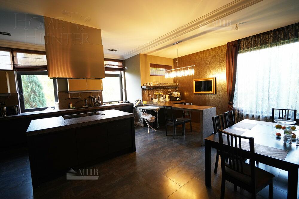 КОТТЕДЖ 900 м² с отделкой