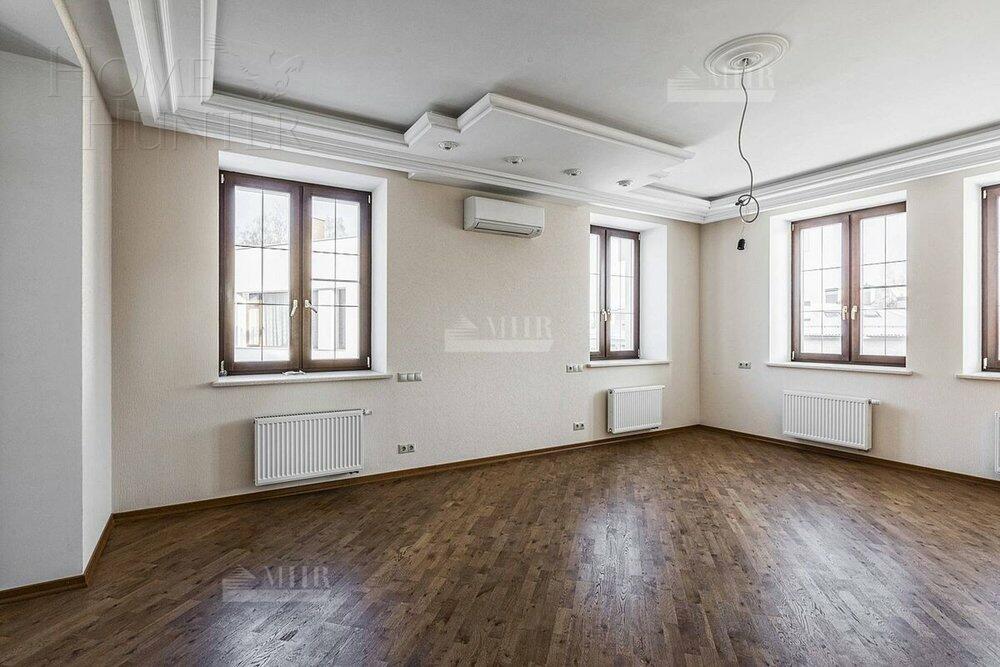 2-этажный коттедж 1 000 м² с отделкой