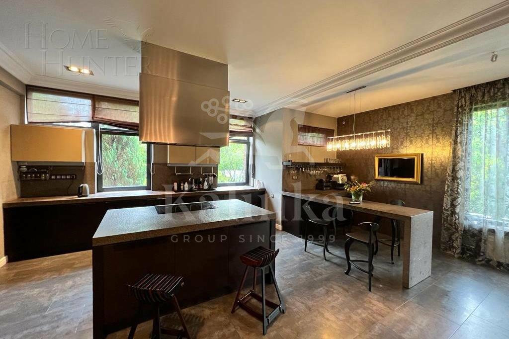 3-этажный коттедж 900 м² с отделкой