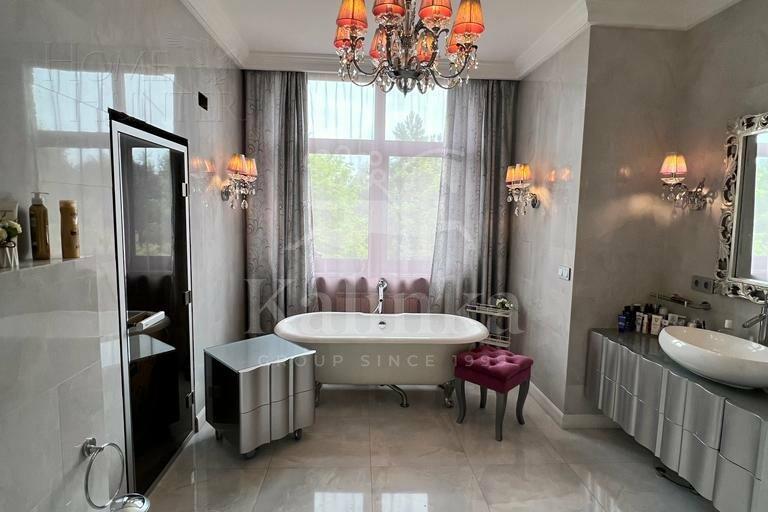 3-этажный коттедж 900 м² с отделкой