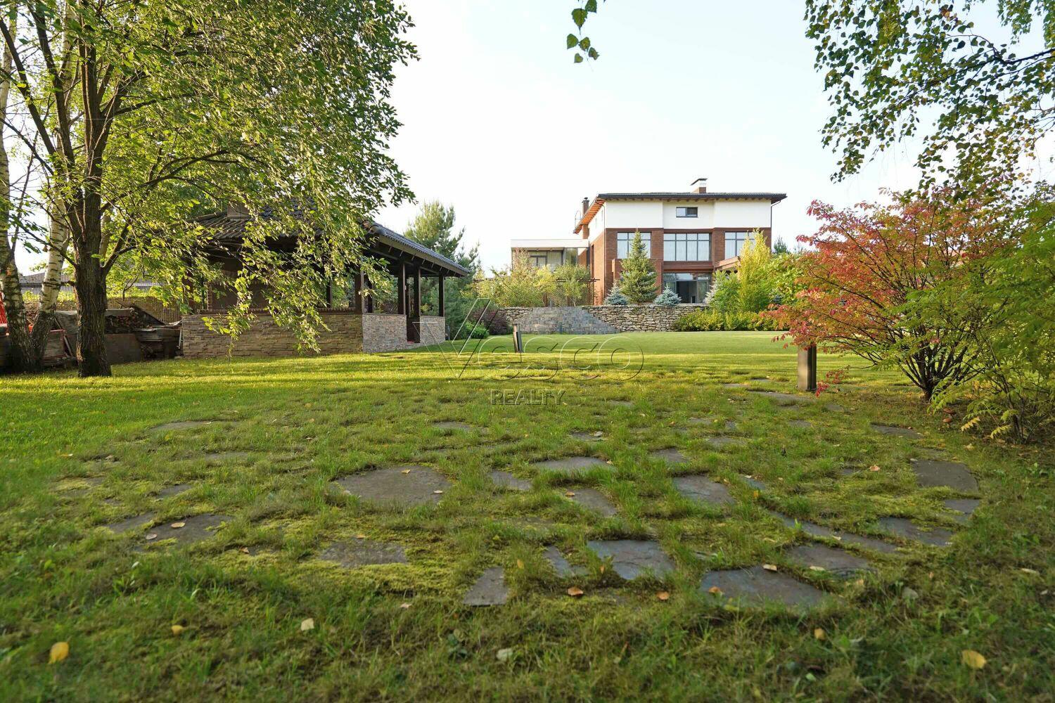 КОТТЕДЖ 900 м² с отделкой