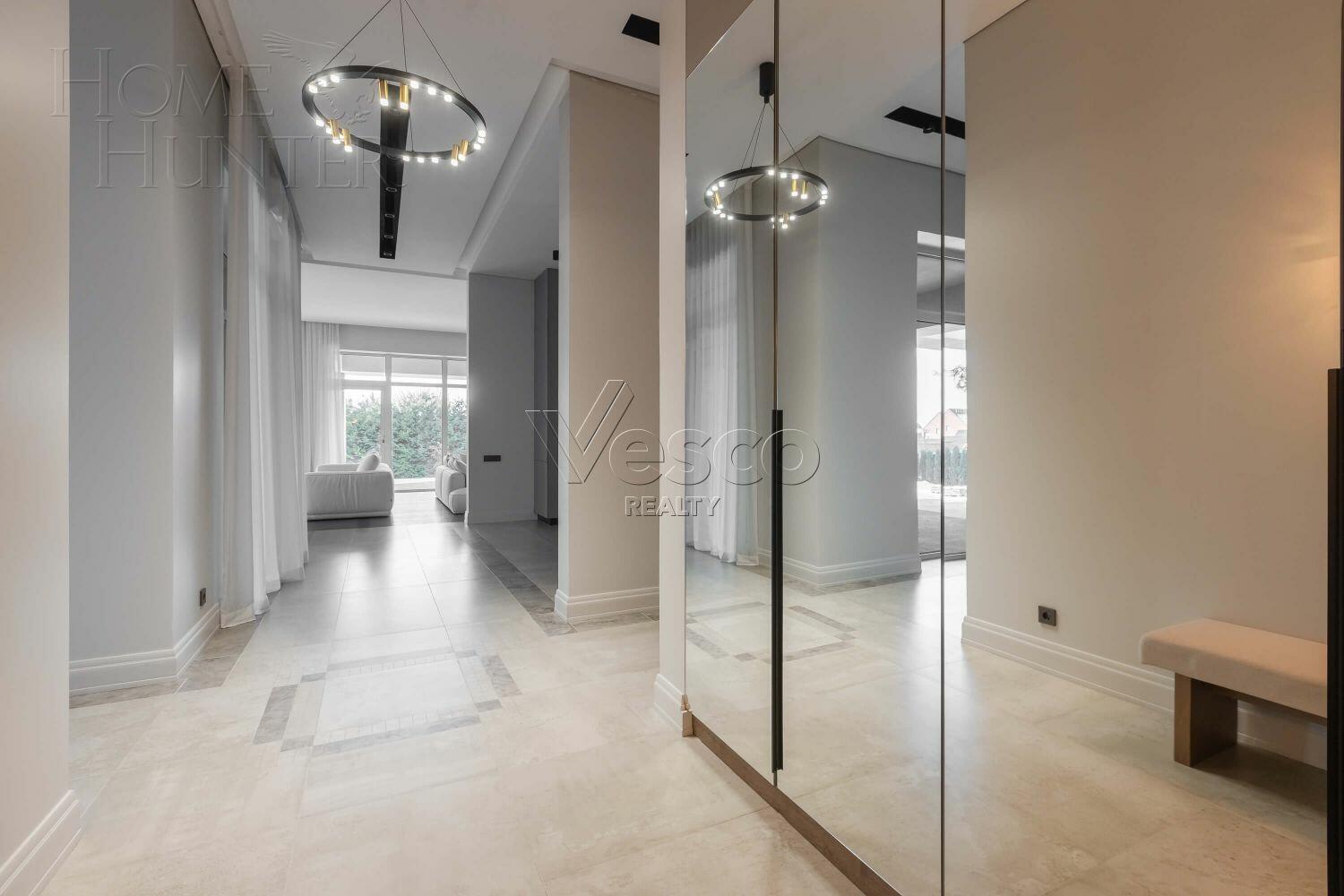 1-этажный коттедж 350 м² с отделкой