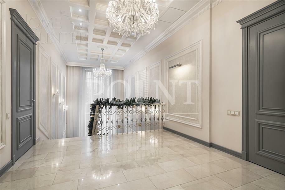 2-этажный коттедж 1 381 м² с отделкой