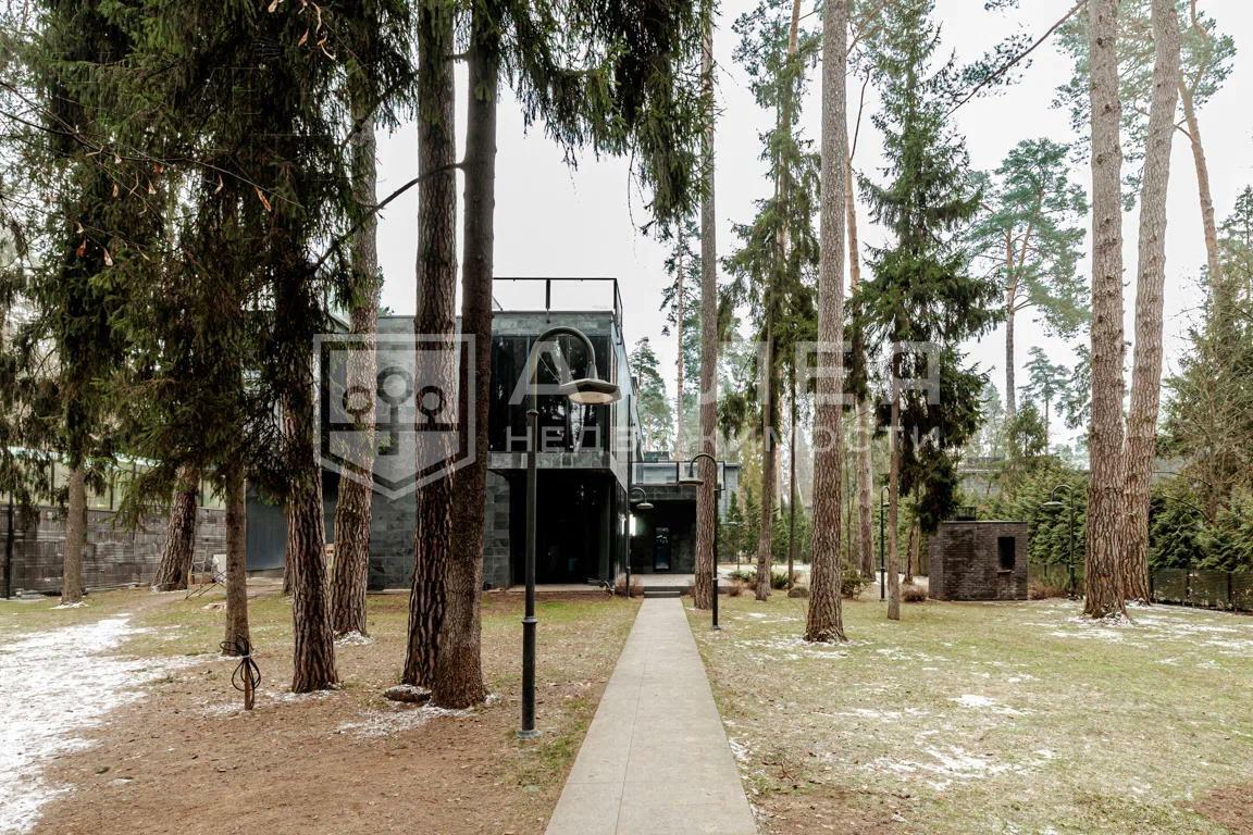 2-этажный коттедж 680 м² с отделкой