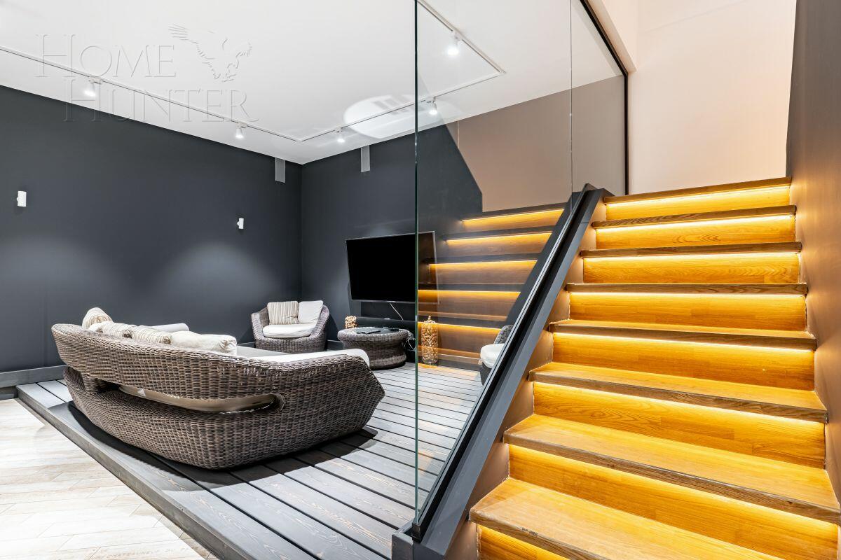 3-этажный таунхаус 350 м² с отделкой