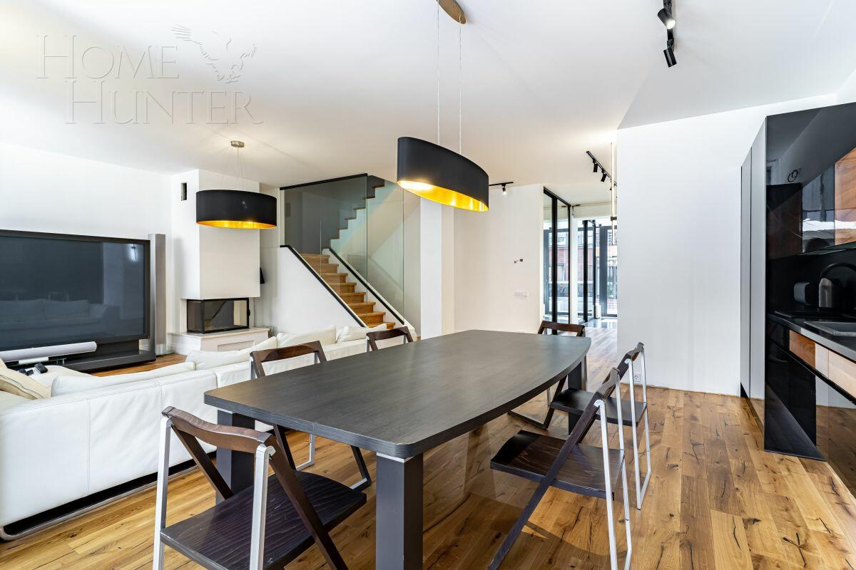 3-этажный таунхаус 350 м² с отделкой