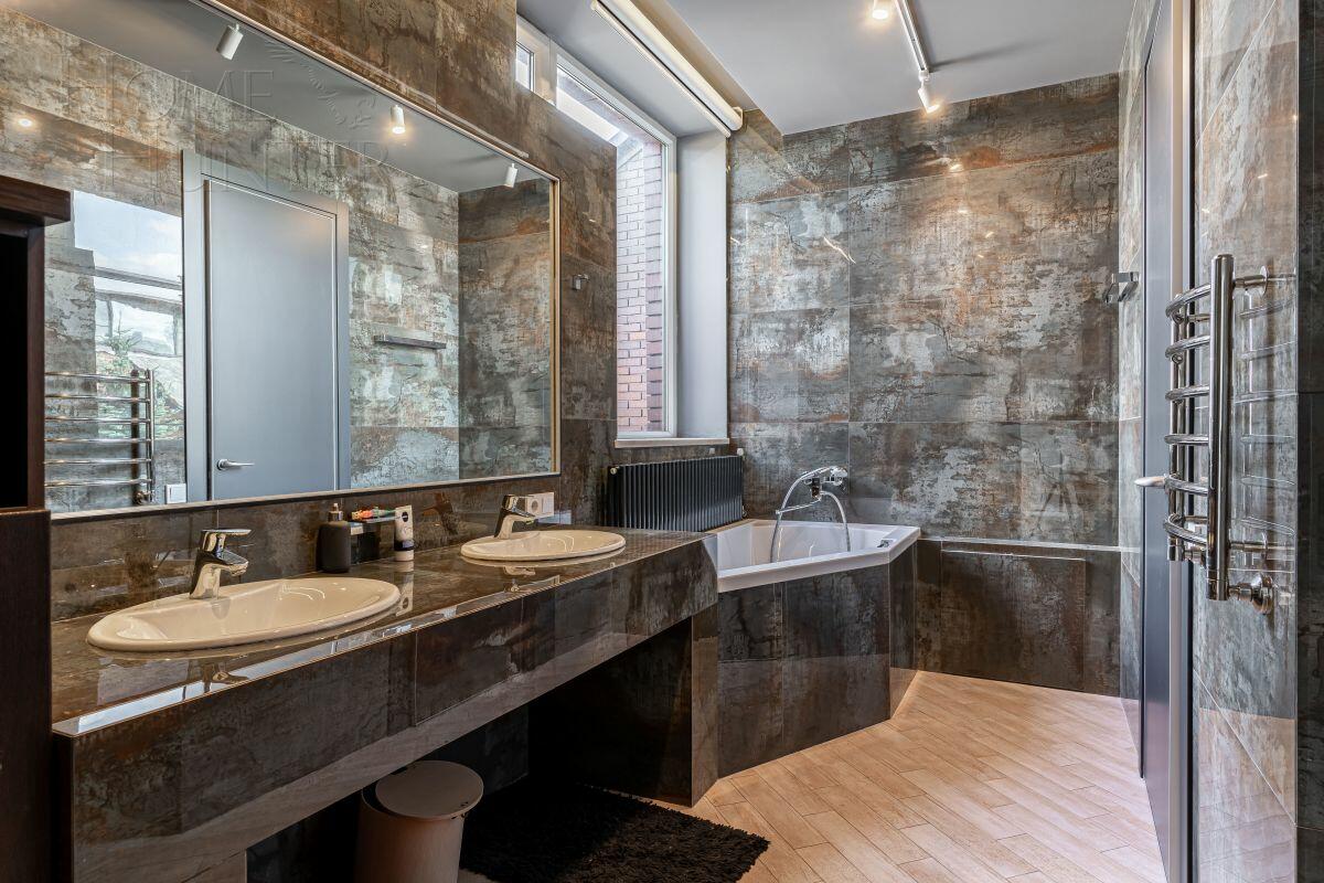 3-этажный таунхаус 350 м² с отделкой