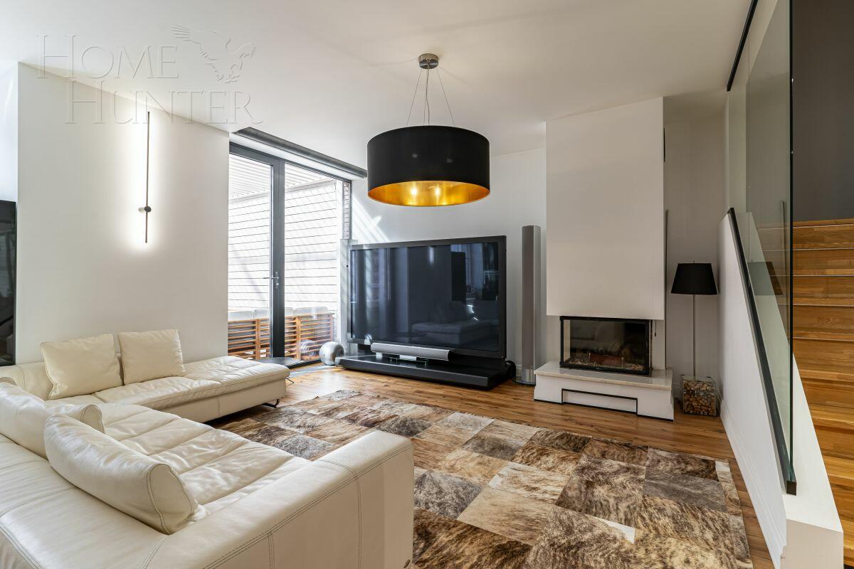 3-этажный таунхаус 350 м² с отделкой