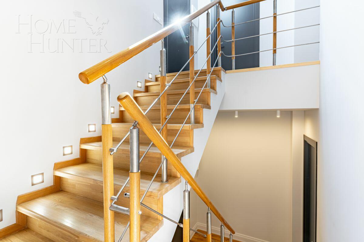 3-этажный таунхаус 350 м² с отделкой