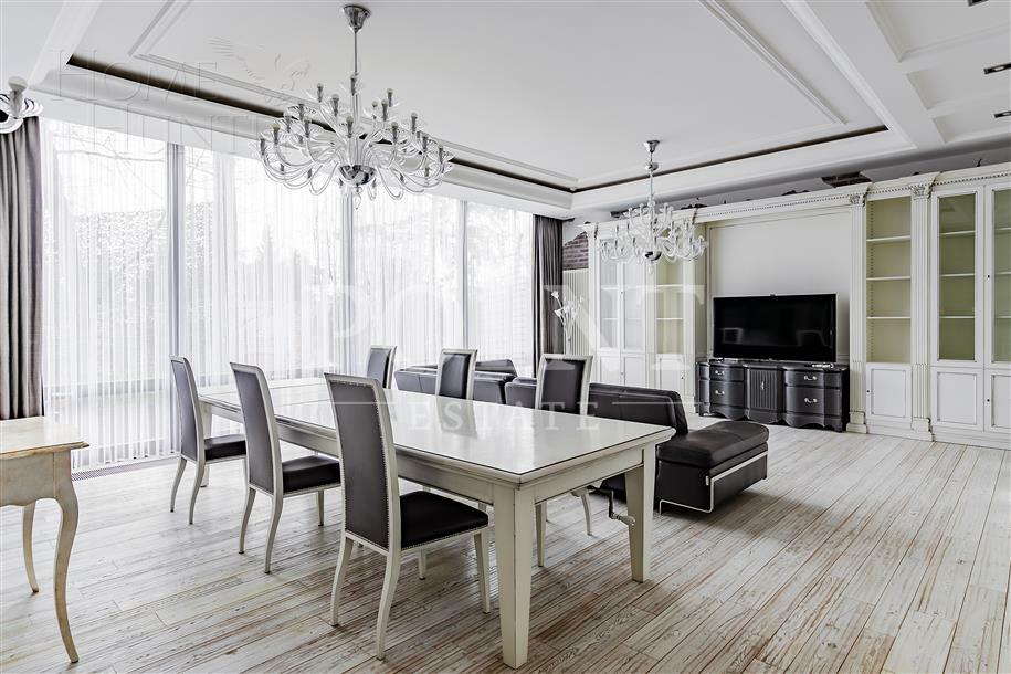 3-этажный таунхаус 430 м² с отделкой