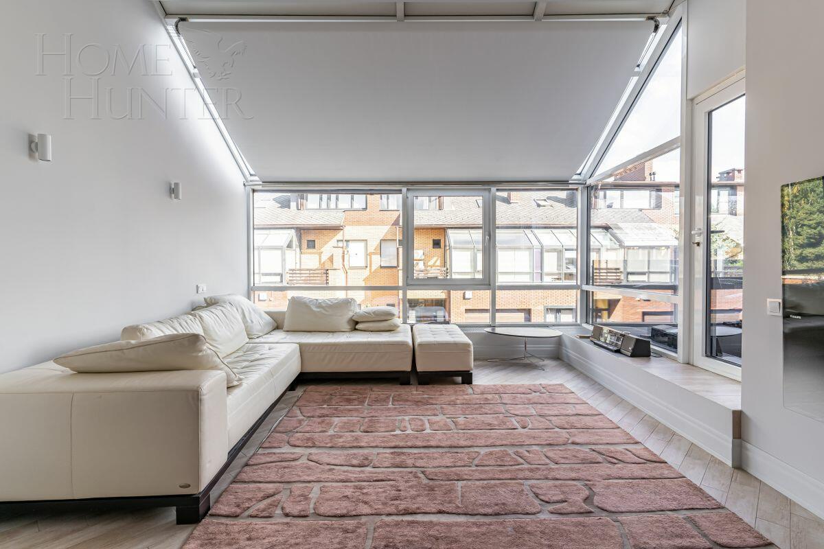 3-этажный таунхаус 350 м² с отделкой