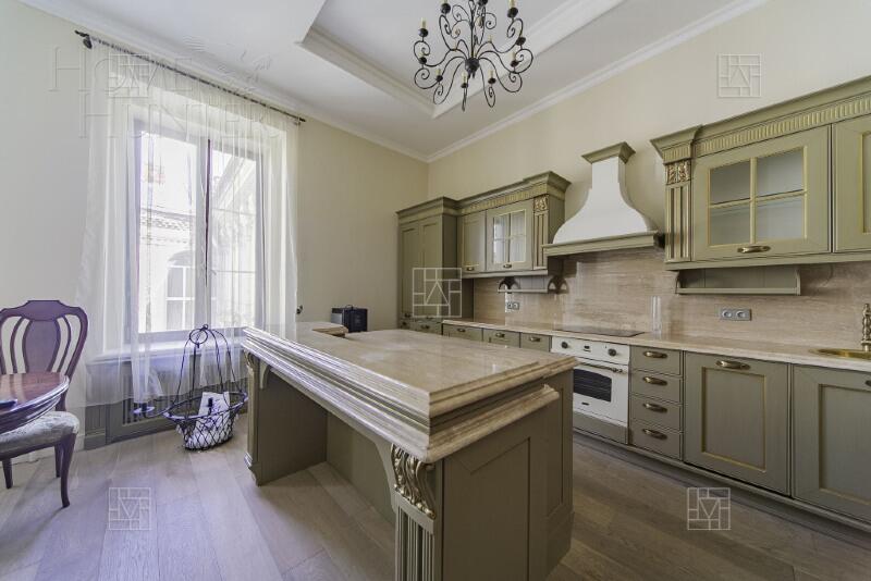 5-КОМН. КВАРТИРА С ОТДЕЛКОЙ 176 М² НА 4 ЭТАЖЕ