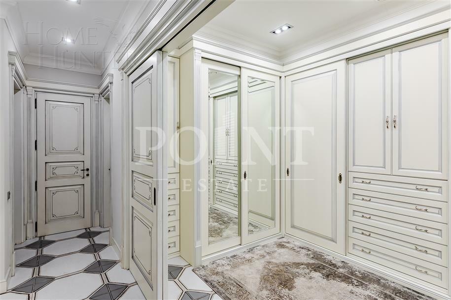 3-этажный таунхаус 430 м² с отделкой