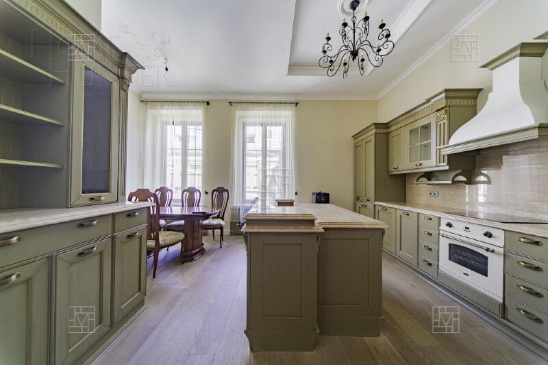 5-КОМН. КВАРТИРА С ОТДЕЛКОЙ 176 М² НА 4 ЭТАЖЕ