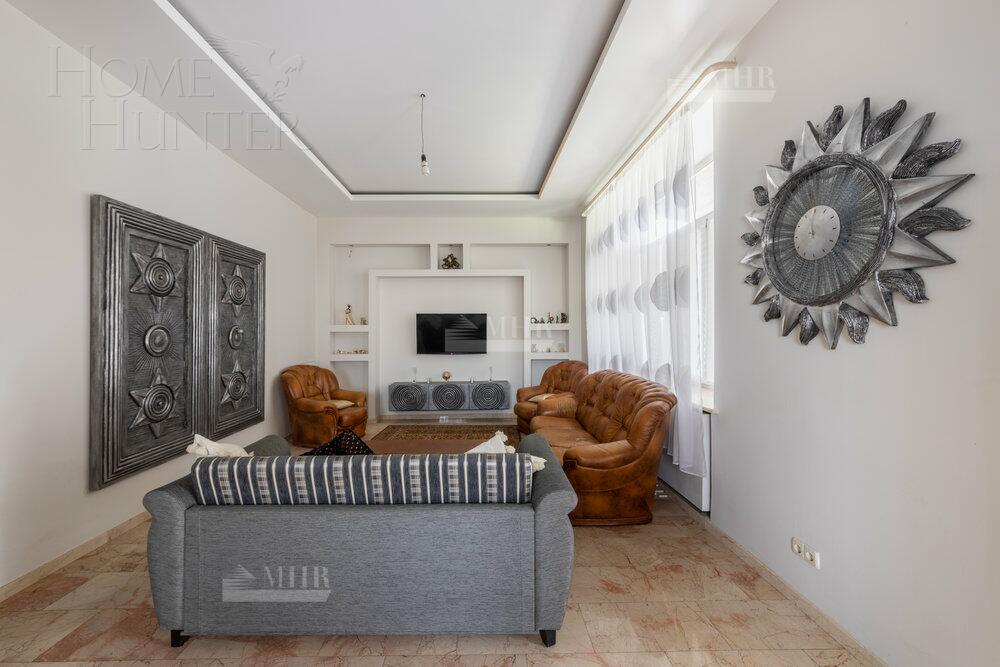 2-этажный коттедж 1 000 м² с отделкой