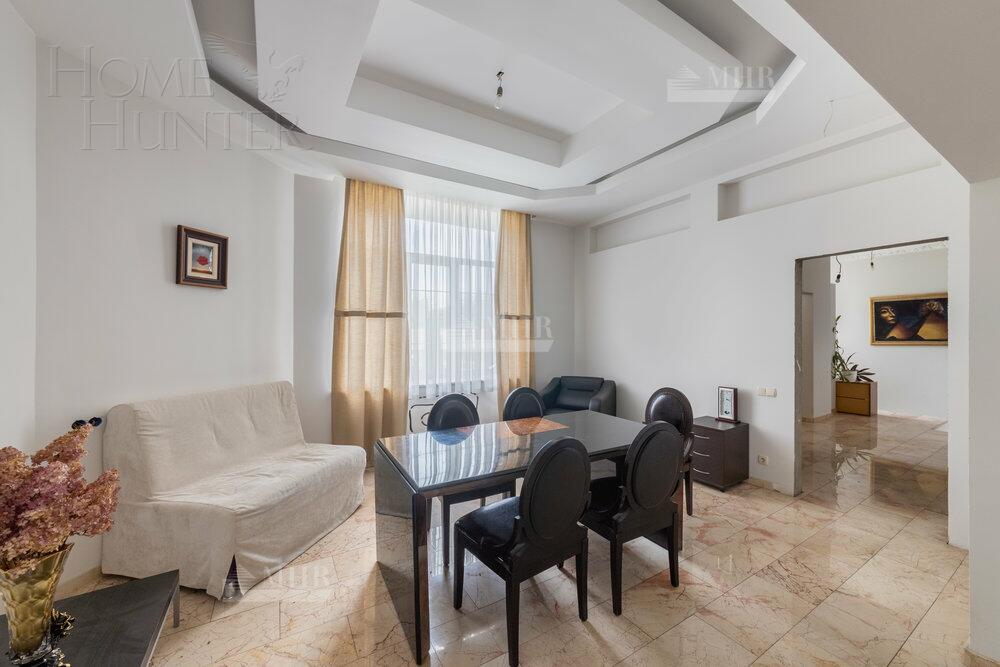 2-этажный коттедж 1 000 м² с отделкой