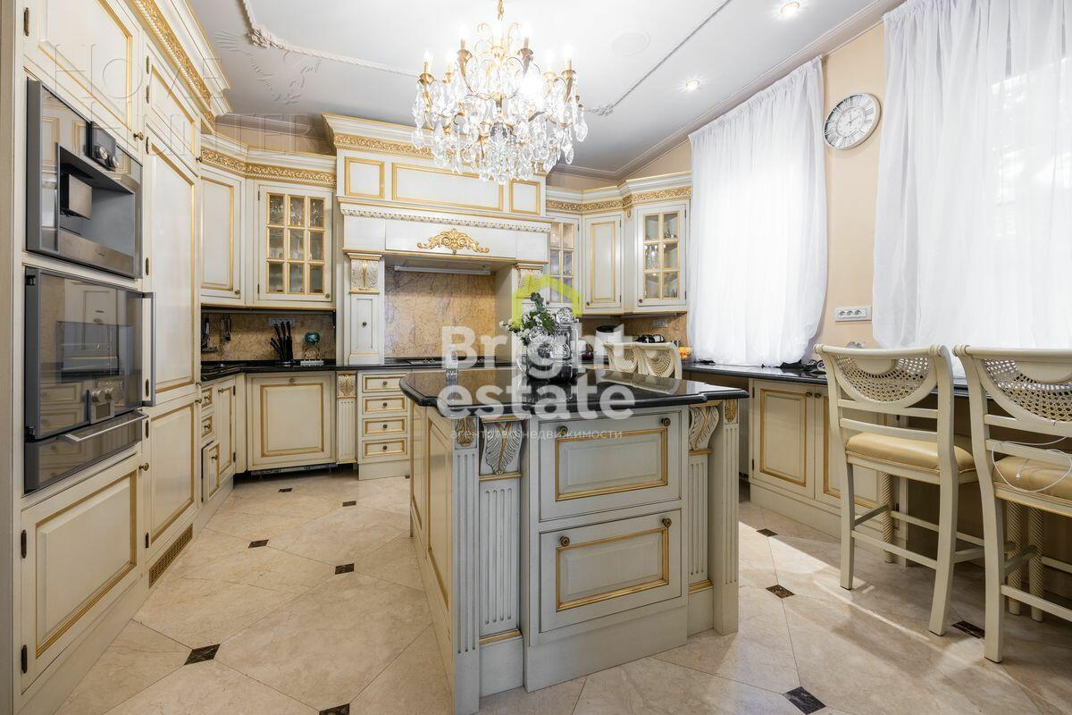 2-этажный коттедж 1 084 м² с отделкой