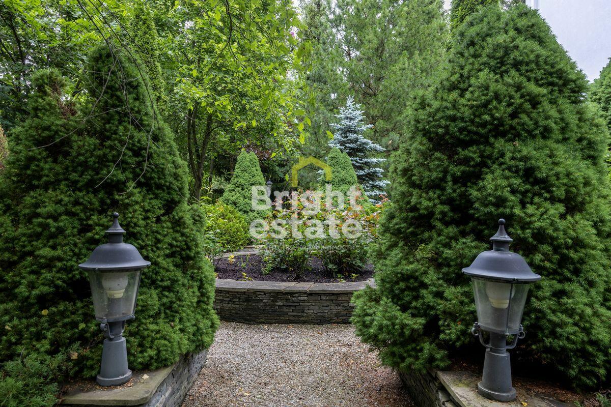 2-этажный коттедж 1 084 м² с отделкой