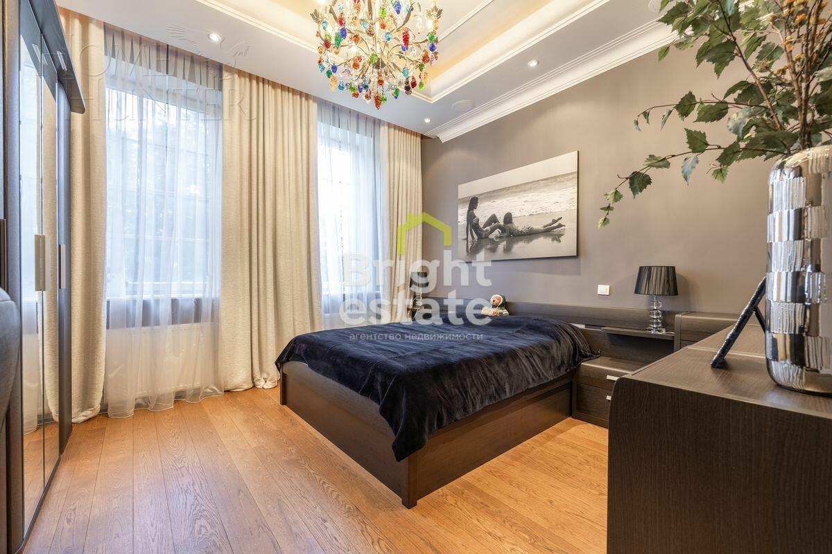 2-этажный коттедж 1 084 м² с отделкой