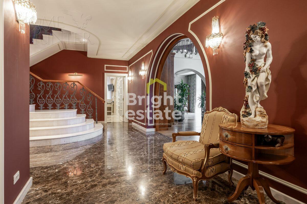 2-этажный коттедж 1 084 м² с отделкой