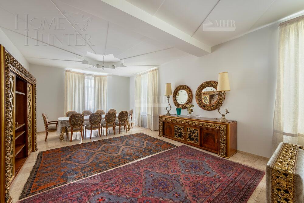 2-этажный коттедж 1 000 м² с отделкой