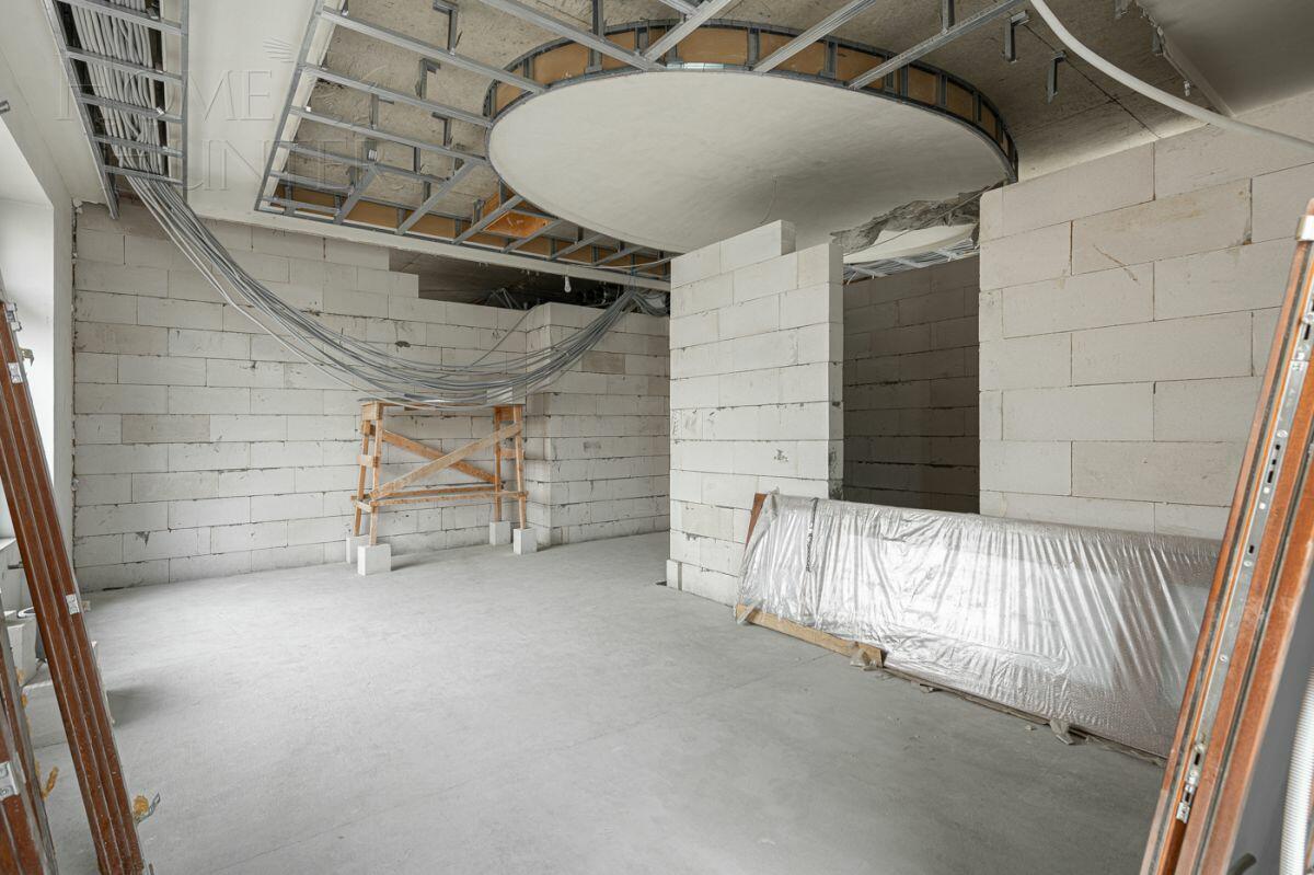 6-КОМН. АПАРТАМЕНТЫ БЕЗ ОТДЕЛКИ 450 М² НА 4 ЭТАЖЕ