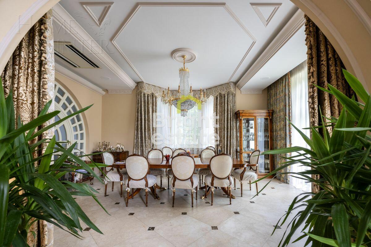 2-этажный коттедж 1 084 м² с отделкой