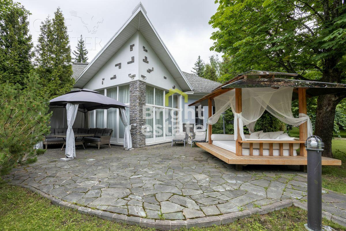 2-этажный коттедж 1 084 м² с отделкой