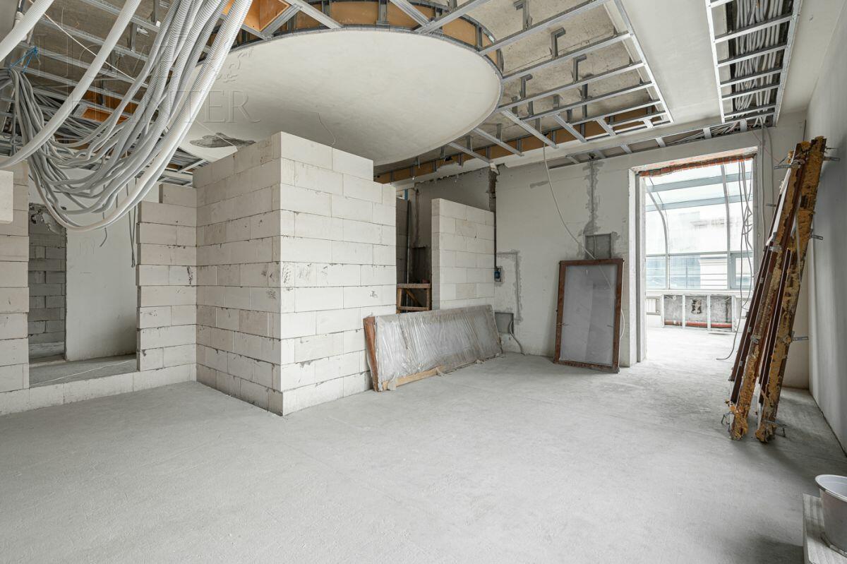 6-КОМН. АПАРТАМЕНТЫ БЕЗ ОТДЕЛКИ 450 М² НА 4 ЭТАЖЕ