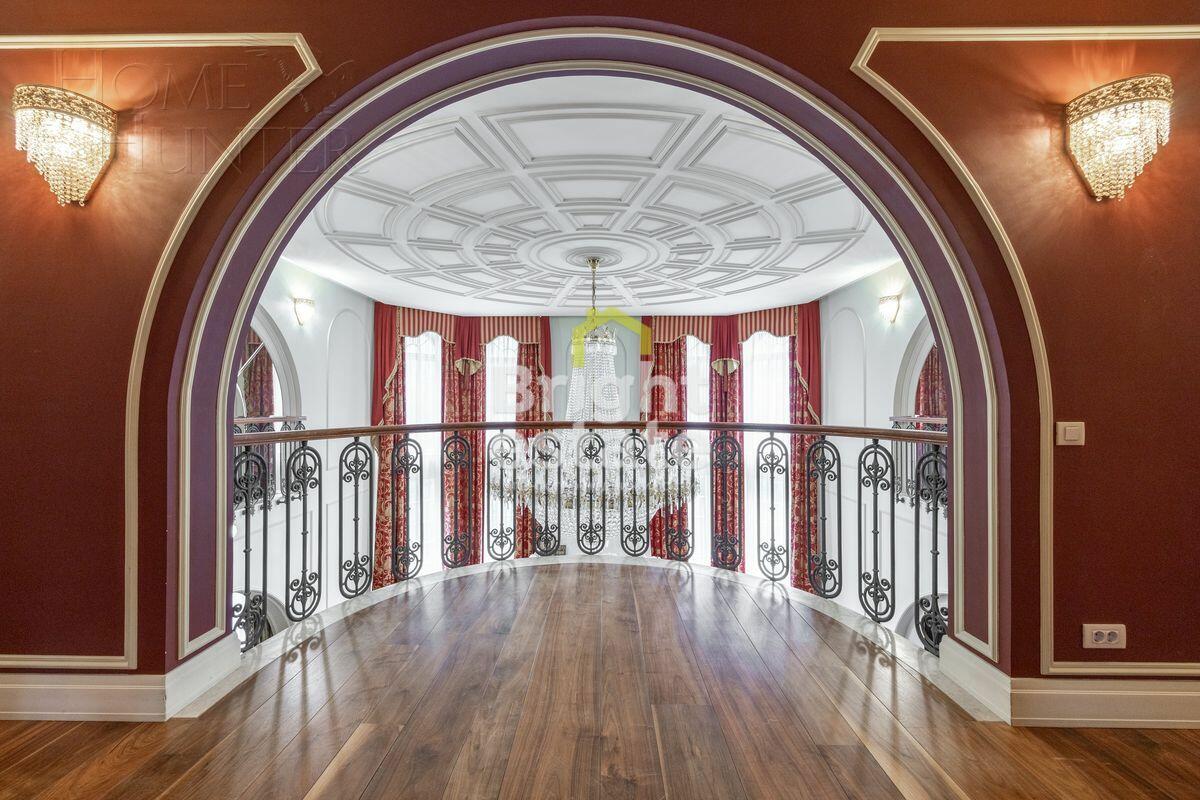 2-этажный коттедж 1 084 м² с отделкой