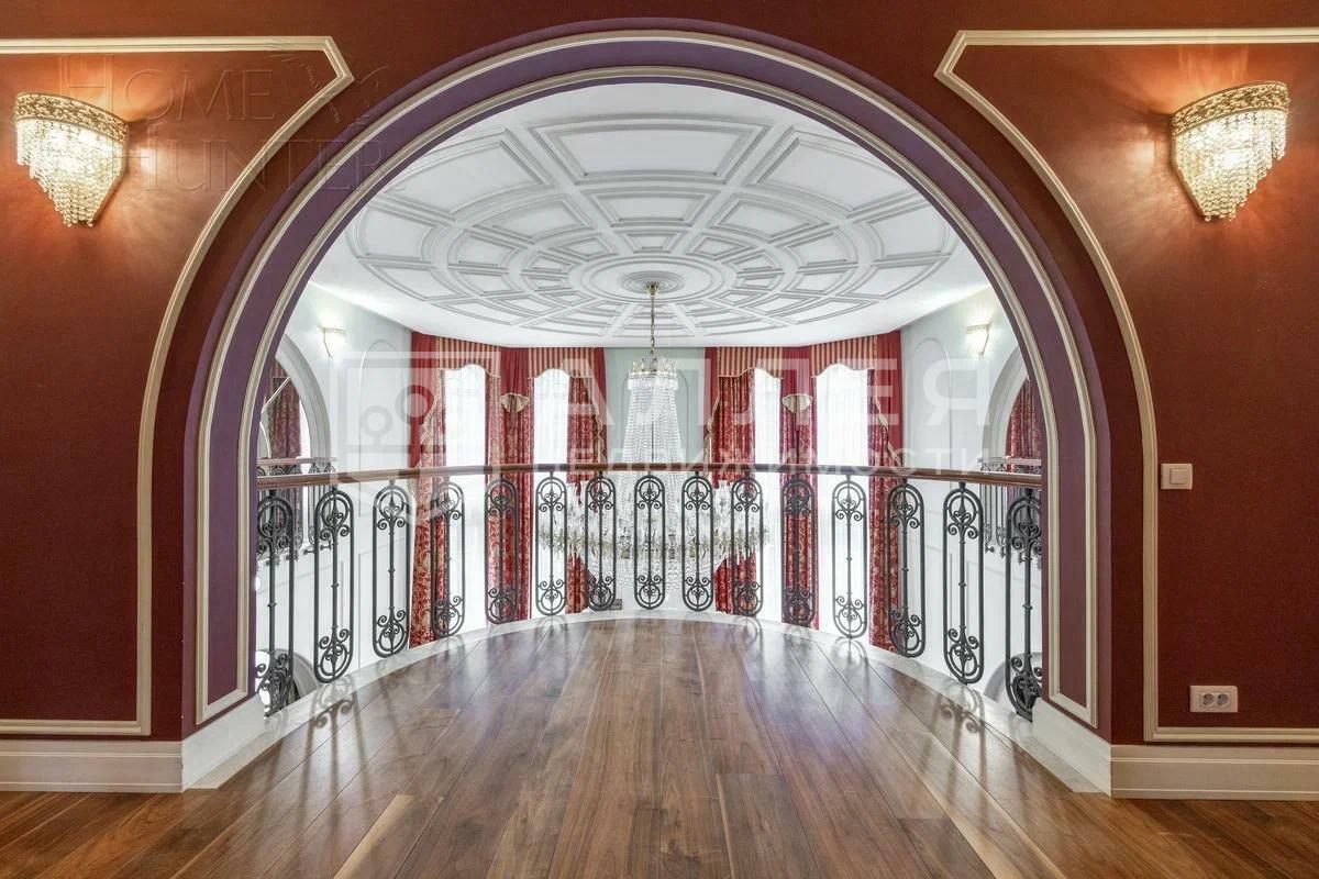 2-этажный коттедж 1 084 м² с отделкой