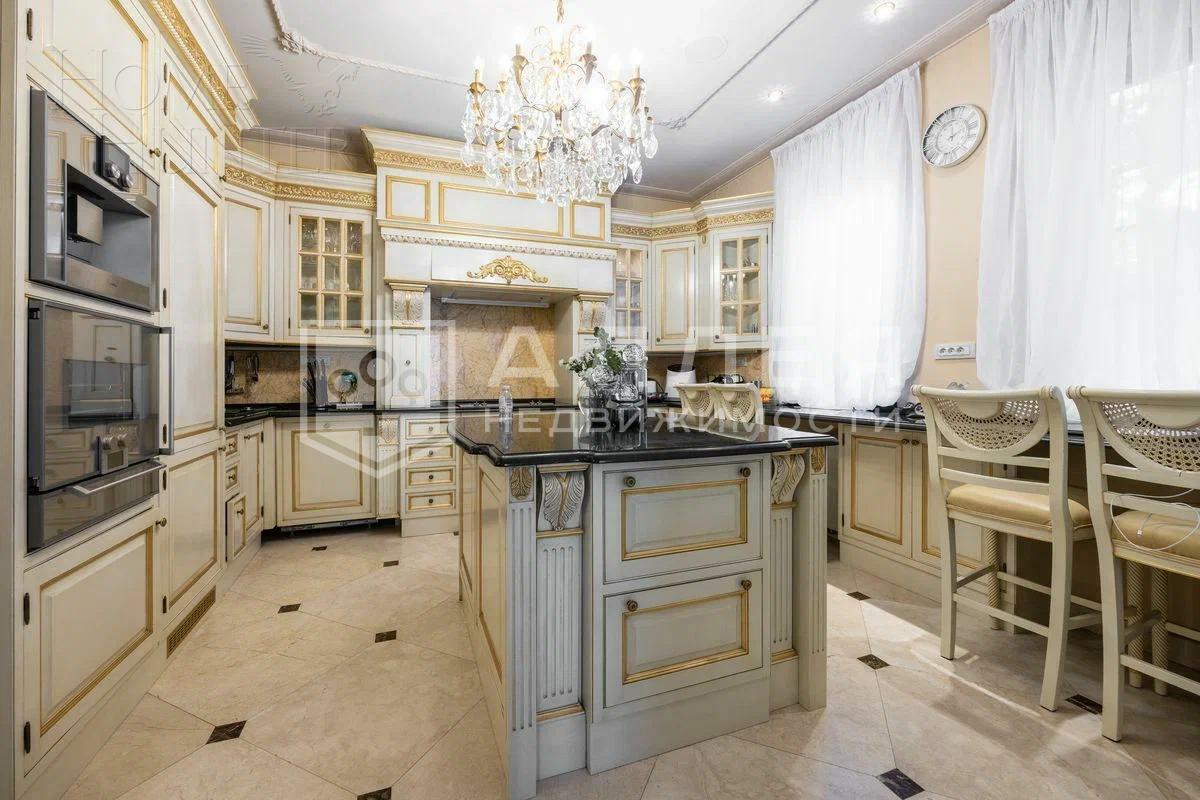 2-этажный коттедж 1 084 м² с отделкой