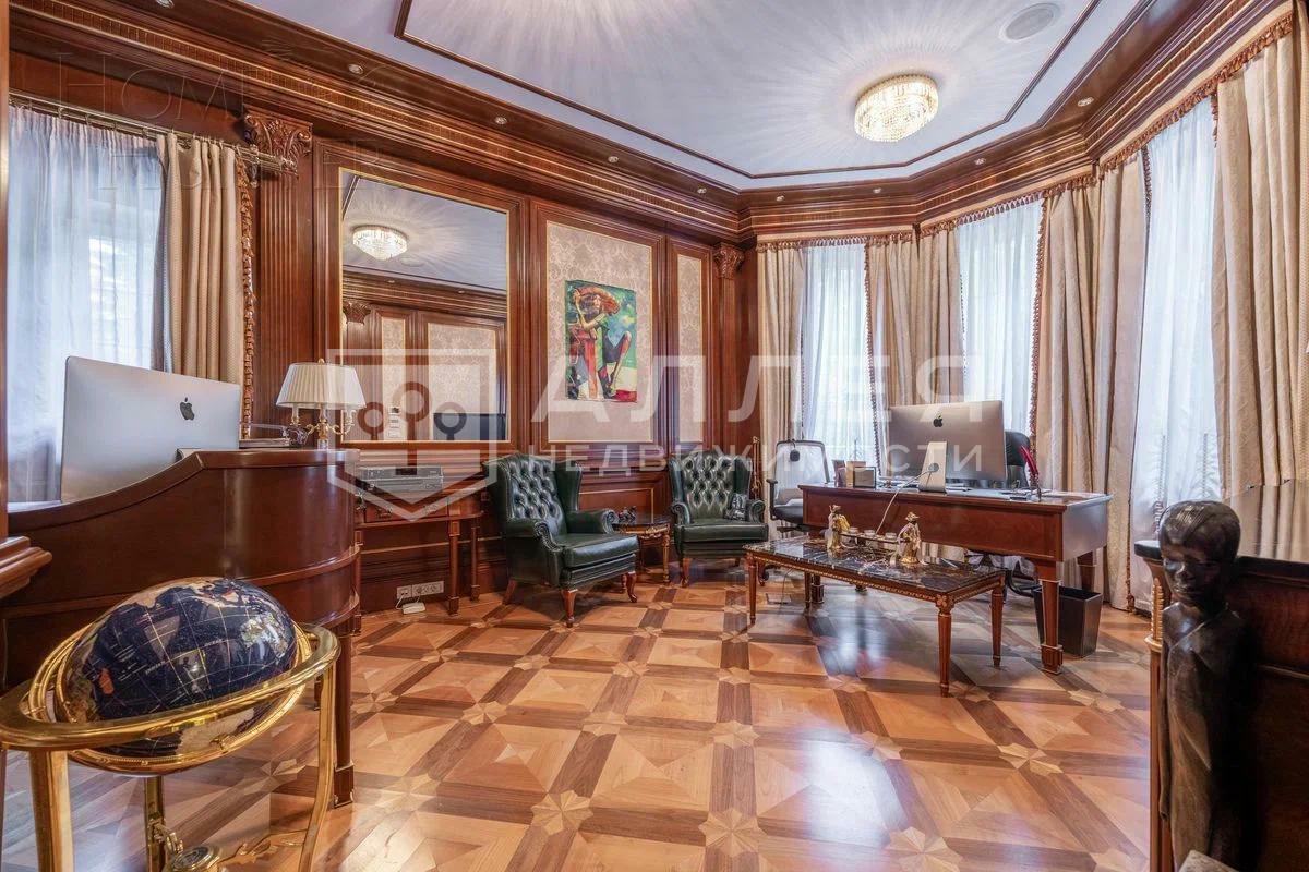 2-этажный коттедж 1 084 м² с отделкой