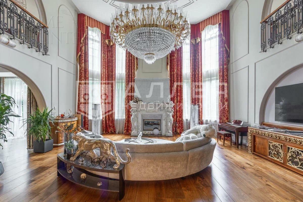 2-этажный коттедж 1 084 м² с отделкой